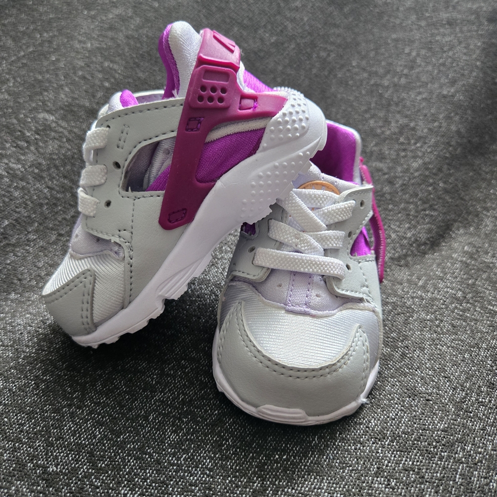 Nike Kids Sneakers in Pink and Gray